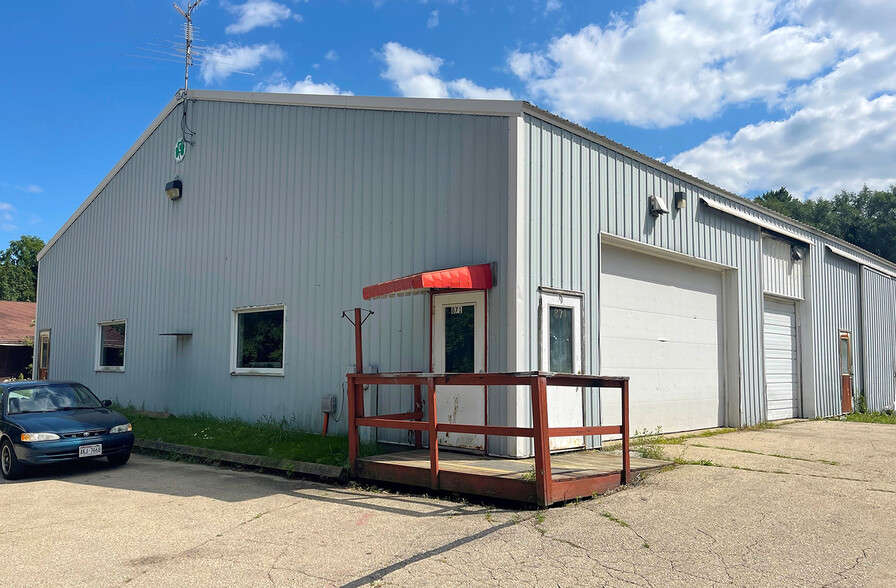 871 & 875 US Highway 51, Stoughton, WI for sale - Building Photo - Image 1 of 1