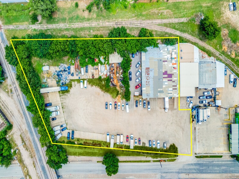 2424 S Cesar Chavez Blvd, Dallas, TX for sale - Building Photo - Image 3 of 5