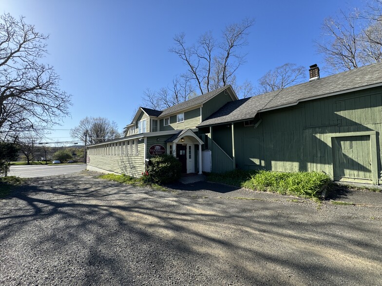 142 Main St N, Southbury, CT for sale - Primary Photo - Image 2 of 7