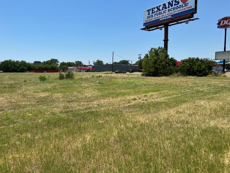 SWC Interstate Highway 35E & East Crestview Drive, Lacy Lakeview, TX for sale - Building Photo - Image 2 of 6