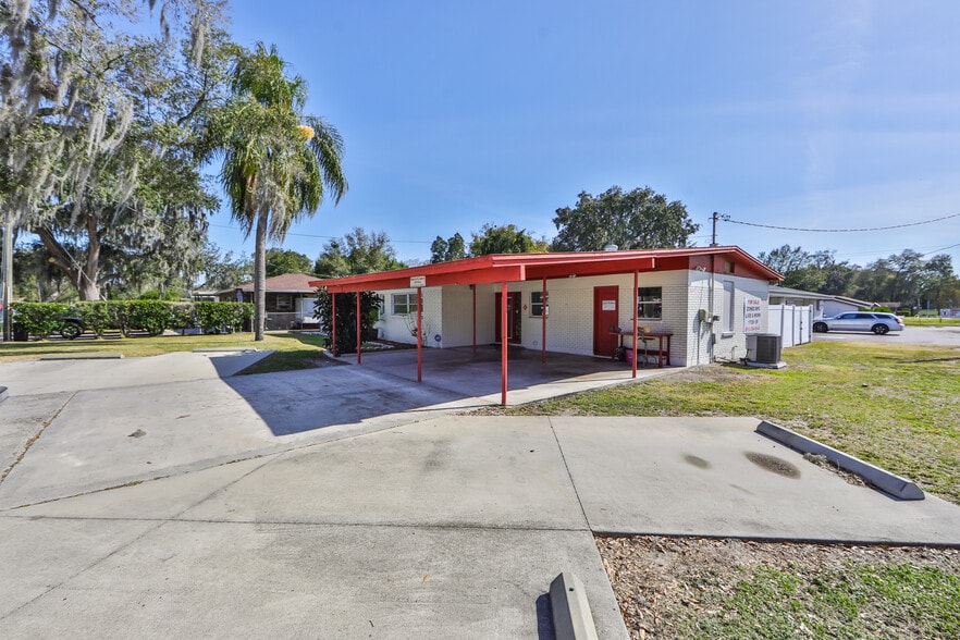 101 Emily Ln, Brandon, FL for lease - Building Photo - Image 2 of 26