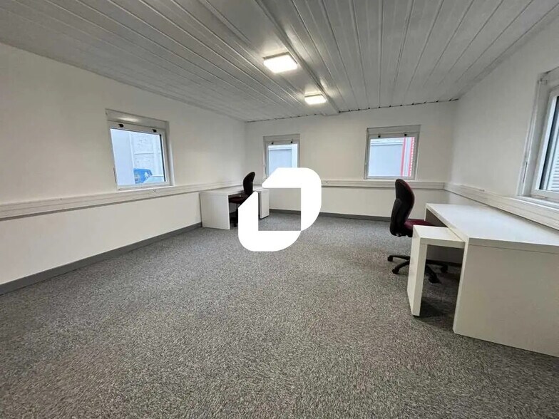 Office in Bordeaux for lease - Interior Photo - Image 3 of 9