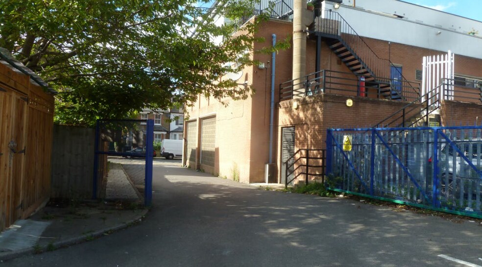 1-8 Grand Parade, Surbiton for sale - Building Photo - Image 2 of 4