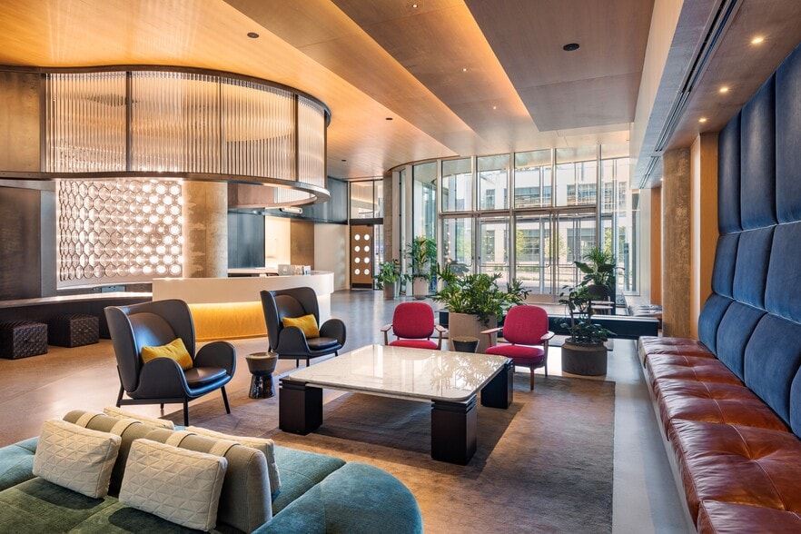 1150 Eastlake Ave E, Seattle, WA for lease - Interior Photo - Image 2 of 2