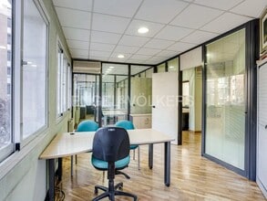 Retail in Barcelona, Barcelona for lease Interior Photo- Image 1 of 6