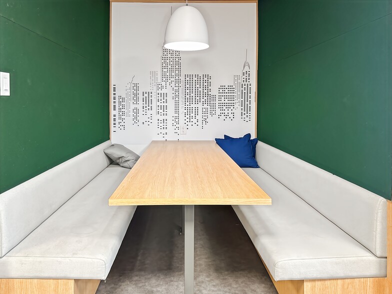 7030 Woodbine Ave, Markham, ON for lease - Interior Photo - Image 3 of 16