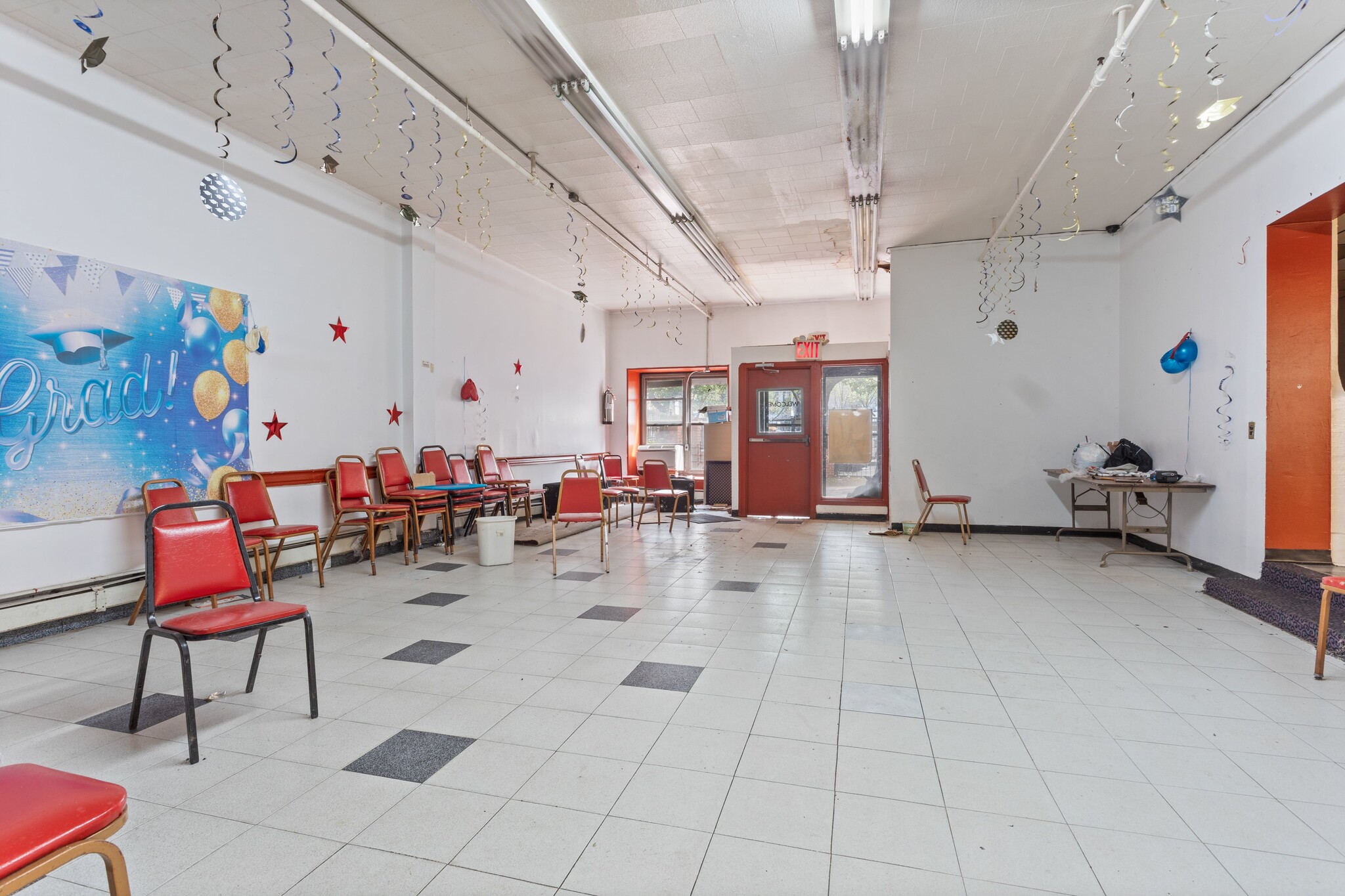 527 Eastern Pky, Brooklyn, NY for lease Interior Photo- Image 1 of 9