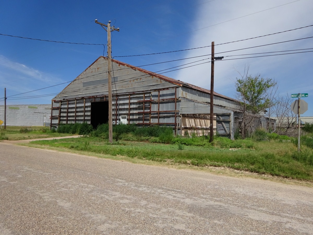715 Industrial Ave, Seagraves, TX 79359