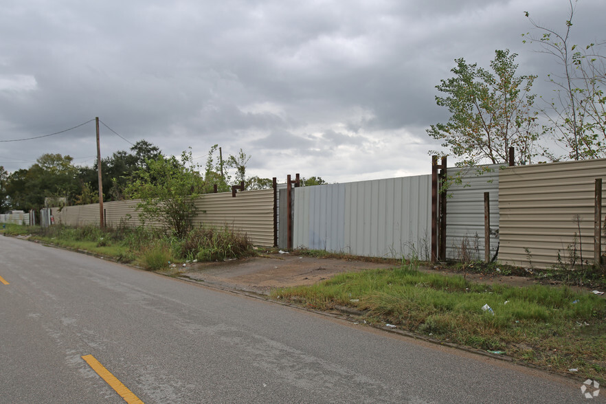 3902 Swingle Rd, Houston, TX for sale - Building Photo - Image 1 of 1