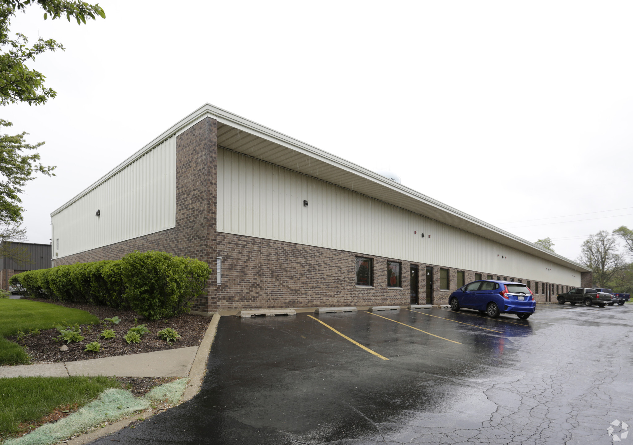 901-915 Atlantic Dr, West Chicago, IL for lease Primary Photo- Image 1 of 7