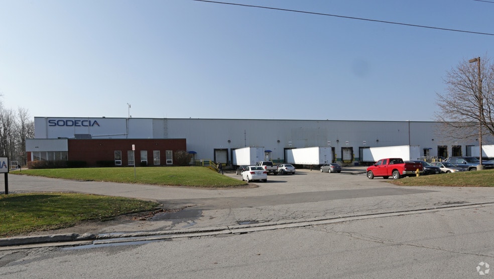 425 Sovereign Rd, London, ON for lease - Building Photo - Image 2 of 2