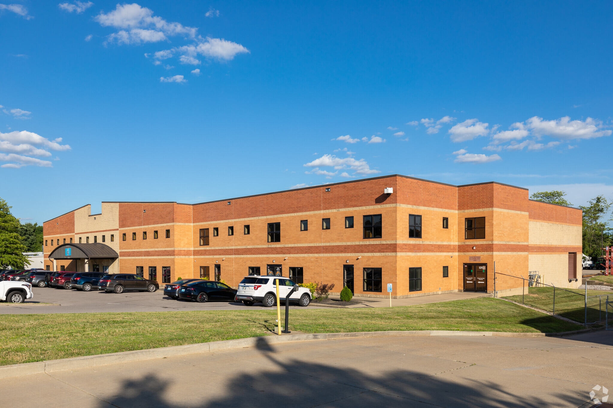 5796 Constitution Dr, Florence, KY for sale Primary Photo- Image 1 of 1