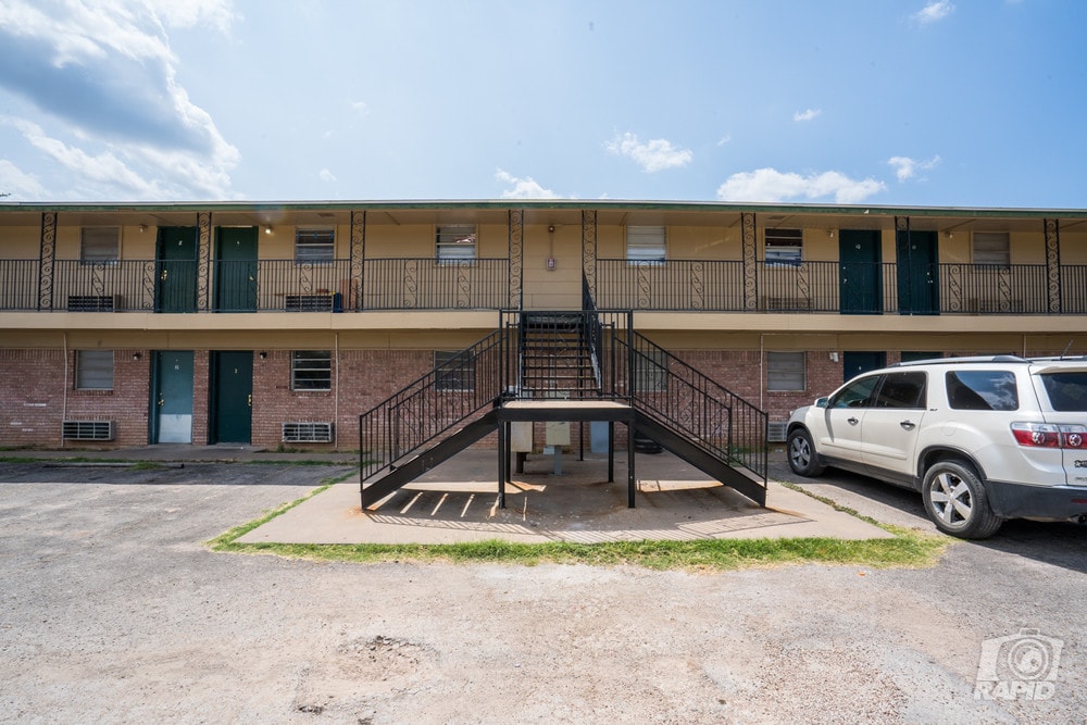 608 W Avenue M, San Angelo, TX 76903