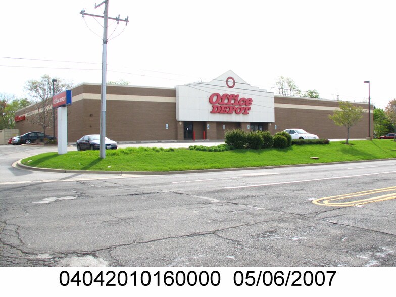 99 S Waukegan Rd, Deerfield, IL for sale - Building Photo - Image 1 of 1