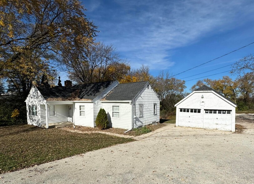 1806 E Main St, Waukesha, WI for sale - Building Photo - Image 1 of 12