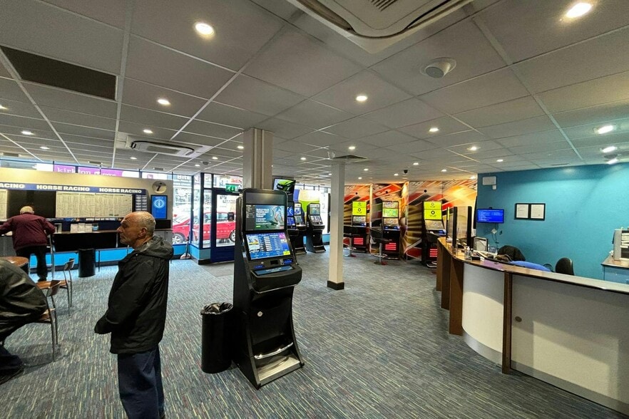 5 Main St, Wishaw for sale - Interior Photo - Image 3 of 4