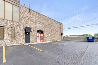 5241-5249 Touhy Ave, Skokie, IL for lease Building Photo- Image 1 of 5