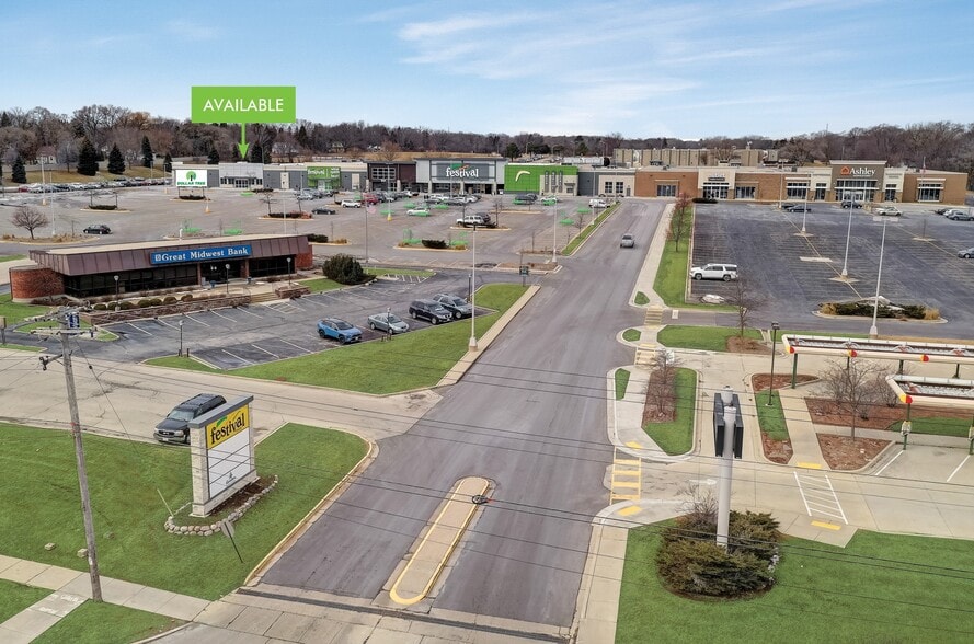 4777 S 27th St, Greenfield, WI for lease - Building Photo - Image 3 of 10