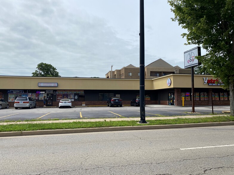 505 E University Ave, Champaign, IL for lease - Primary Photo - Image 1 of 5