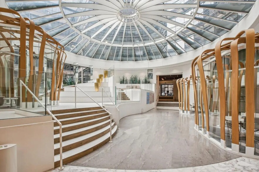 Office in Paris for lease - Building Photo - Image 2 of 36