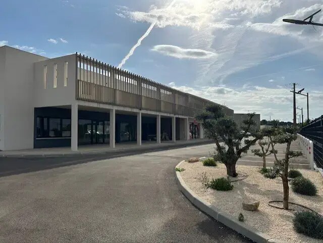 841 Route De Saint-Chamas, Lançon-Provence for lease Building Photo- Image 1 of 4