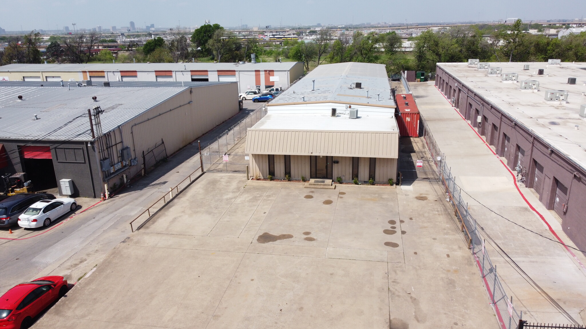10917 Indian Trl, Dallas, TX for lease Building Photo- Image 1 of 29