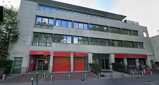 Location Bureaux 136 m²