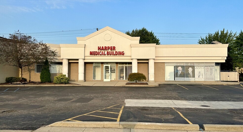 29519 Harper Ave, Saint Clair Shores, MI for lease - Primary Photo - Image 1 of 7
