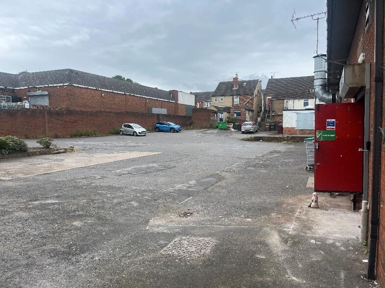 1-3 Parkside Shopping Centre, Sheffield for lease - Building Photo - Image 2 of 2