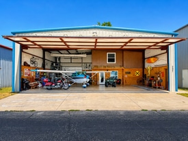 537 Aviator Dr, Fort Worth TX - Airplane Hangar
