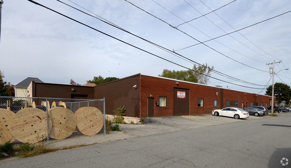 18 Thelma Ave, North Providence, RI for sale - Primary Photo - Image 1 of 1