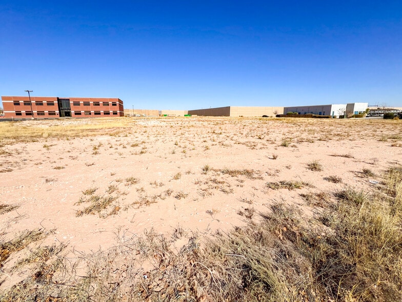 512 Veterans Airpark ln, Midland, TX for sale - Other - Image 1 of 4