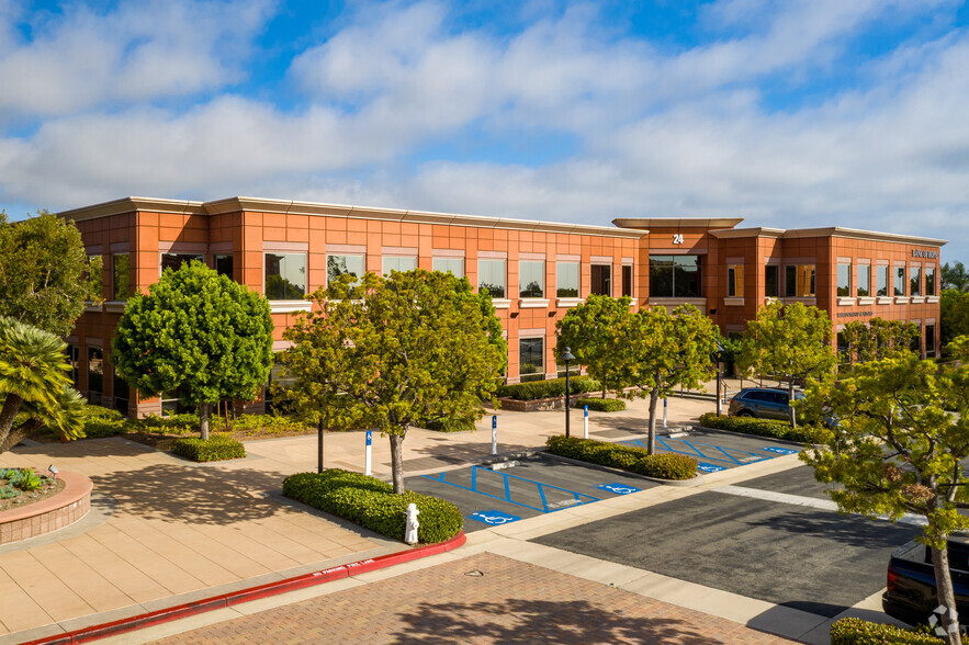 24 Corporate Plaza Dr, Newport Beach, CA for lease - Building Photo - Image 1 of 6