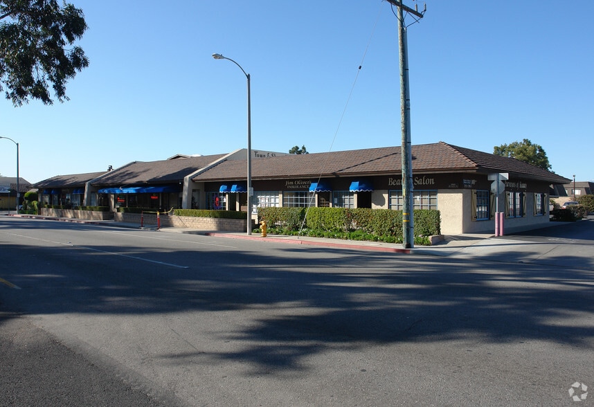 257-279 E Channel Islands Blvd, Port Hueneme, CA for lease - Building Photo - Image 3 of 3