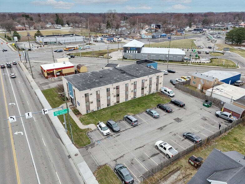 4910-4914 Douglas Rd, Toledo, OH for sale - Building Photo - Image 1 of 1