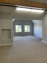 9445 NE Business Park Ln, Bainbridge Island, WA for lease Building Photo- Image 2 of 3