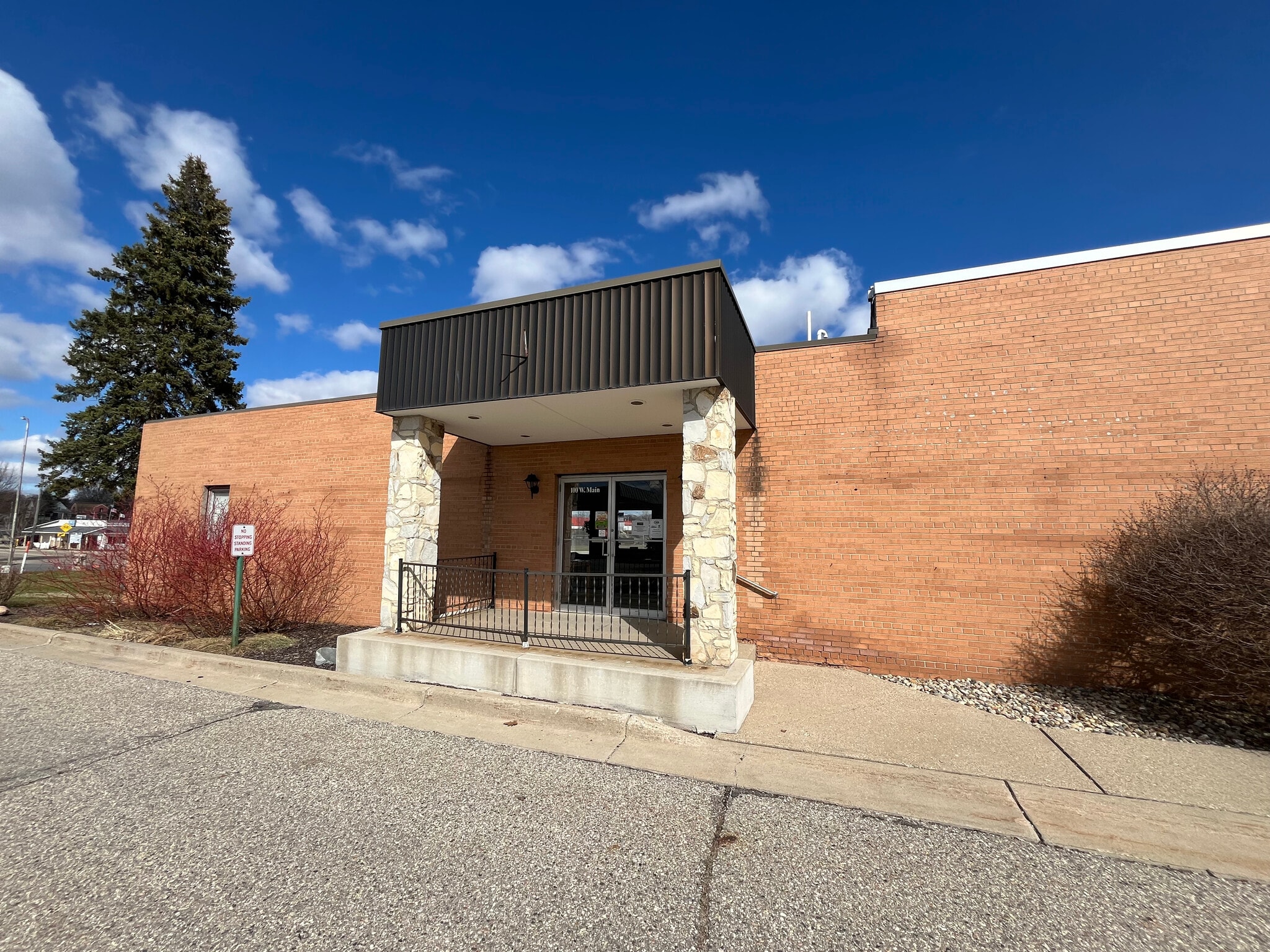 102 W Main St, Belding, MI for lease Building Photo- Image 1 of 11