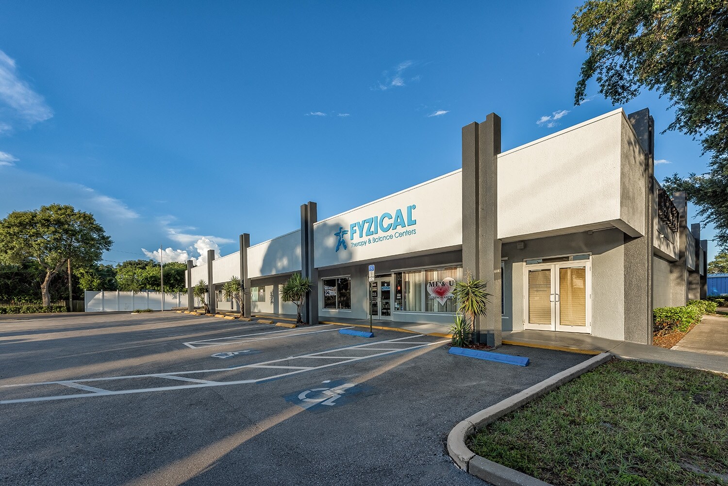 14100 Walsingham Rd, Largo, FL 33774 Sabala Plaza Shopping Center