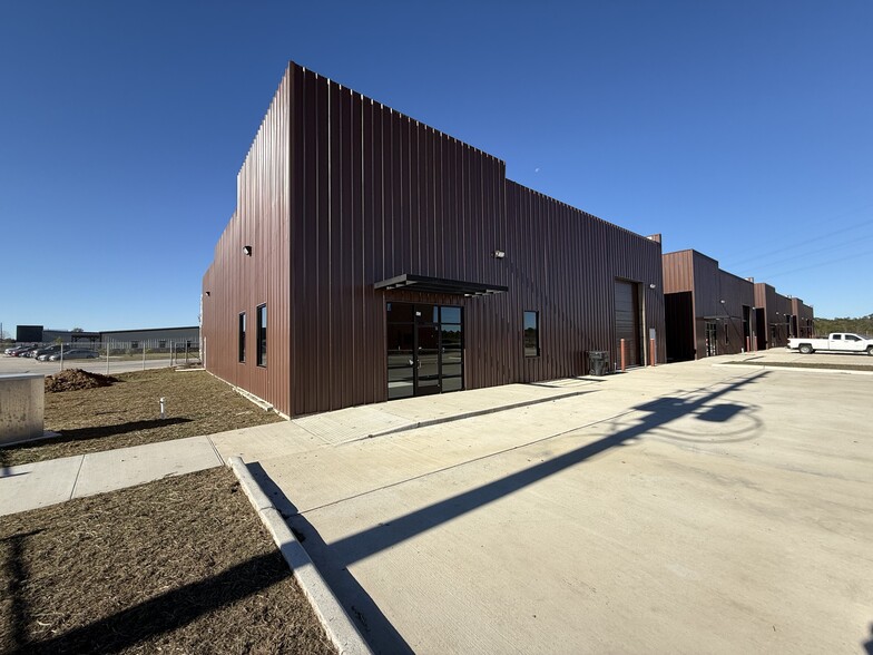 4711 E Richey Rd, Humble, TX for lease - Building Photo - Image 3 of 6