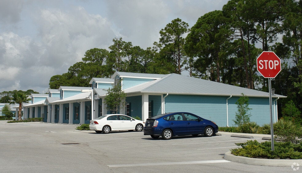 946 Tamiami Trl, Port Charlotte, FL for lease - Building Photo - Image 3 of 15