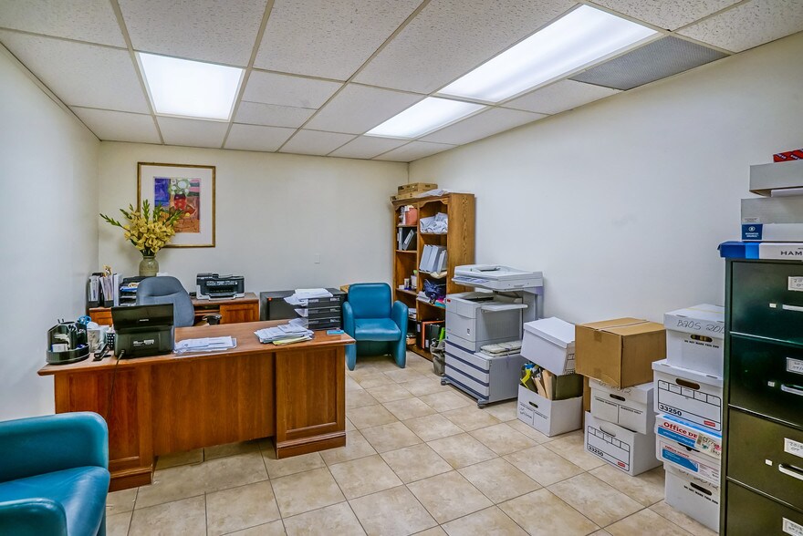 10929 Vanowen St North Hollywood Ca 91605 Warehouse Property 10929 Vanowen St North Hollywood Ca 91605 Warehouse Property For On Loopnet