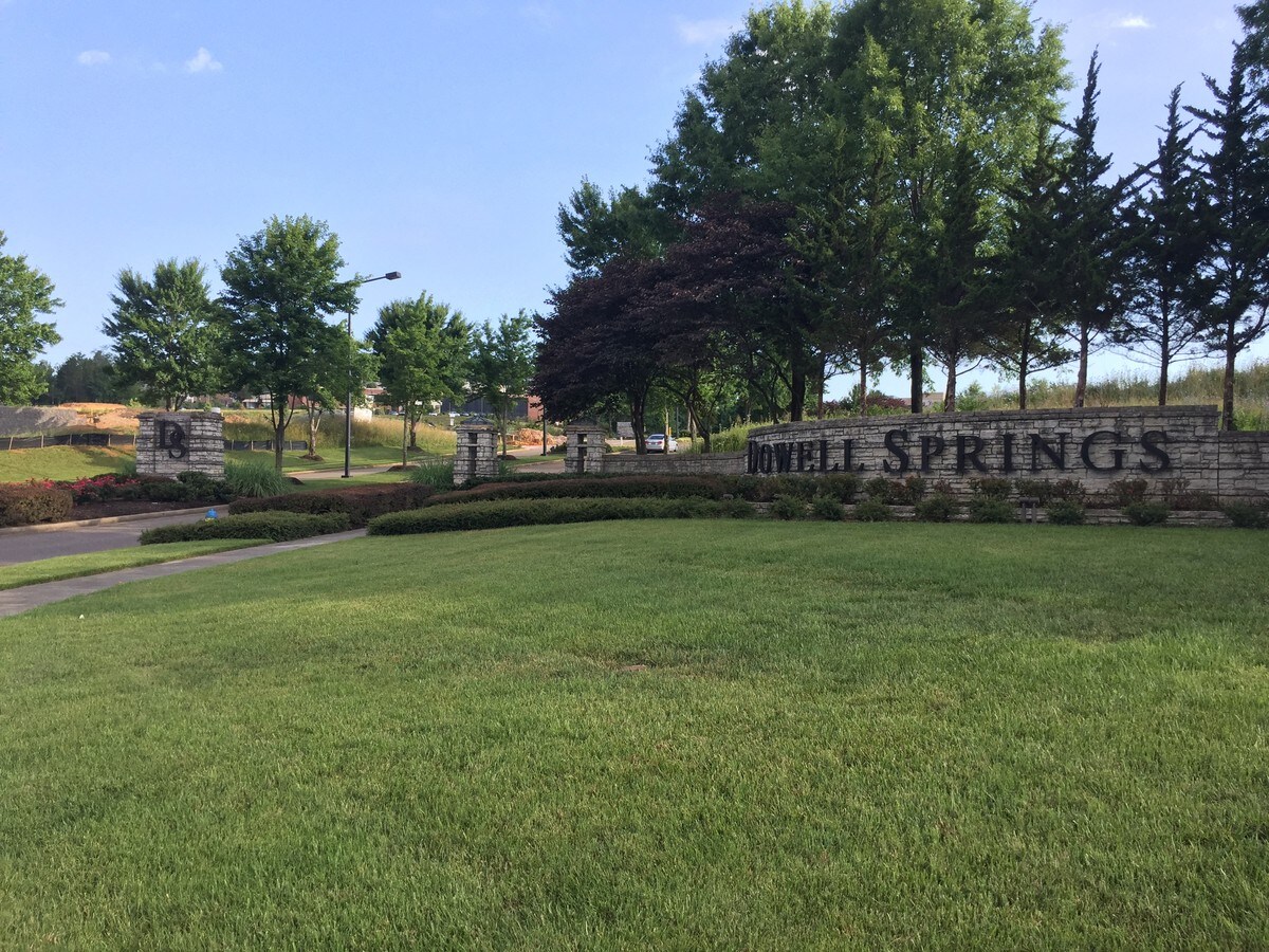 Middlebrook Pike & Old Weisgarber Road, Knoxville, TN 37909