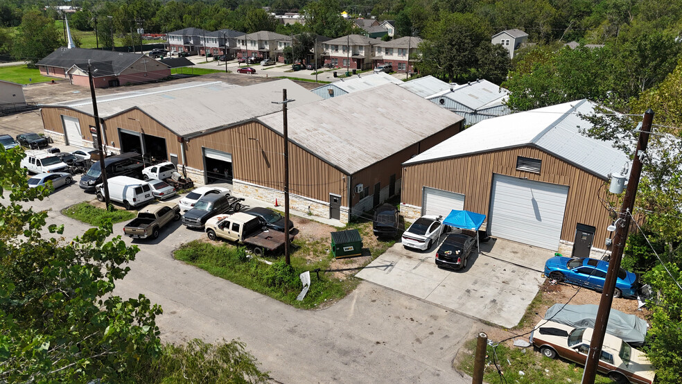 6912 Calhoun Rd, Houston, TX for sale - Building Photo - Image 2 of 14