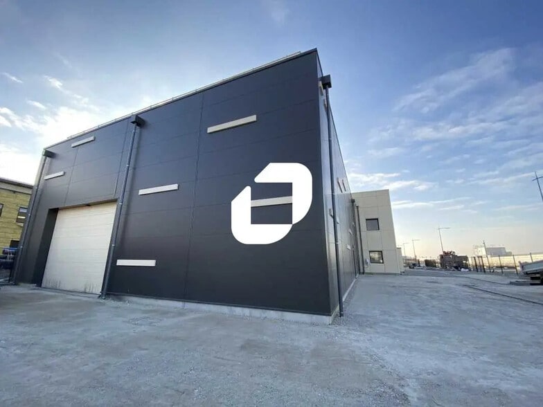 Office in Le Mesnil-Amelot for lease - Building Photo - Image 3 of 9