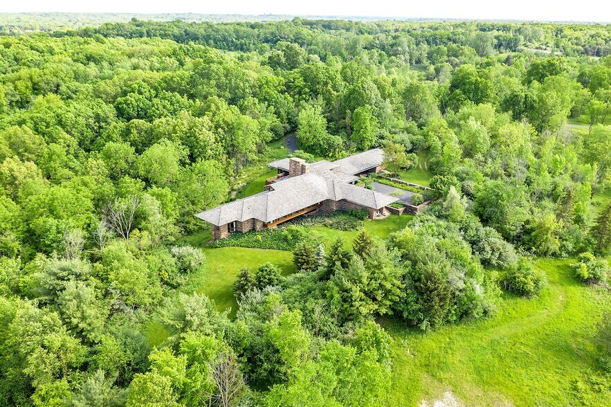 3900 N Dixboro Rd, Ann Arbor, MI 48105