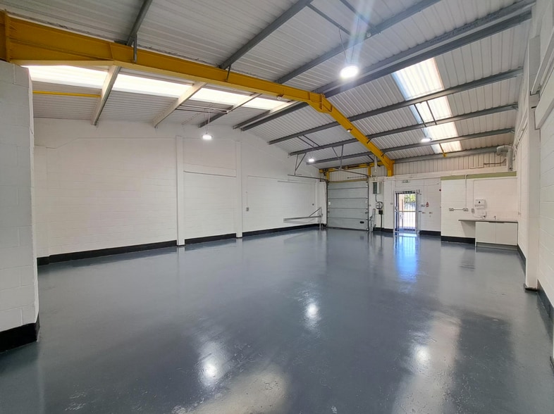 Reads Rd, Stoke On Trent for lease - Interior Photo - Image 3 of 6