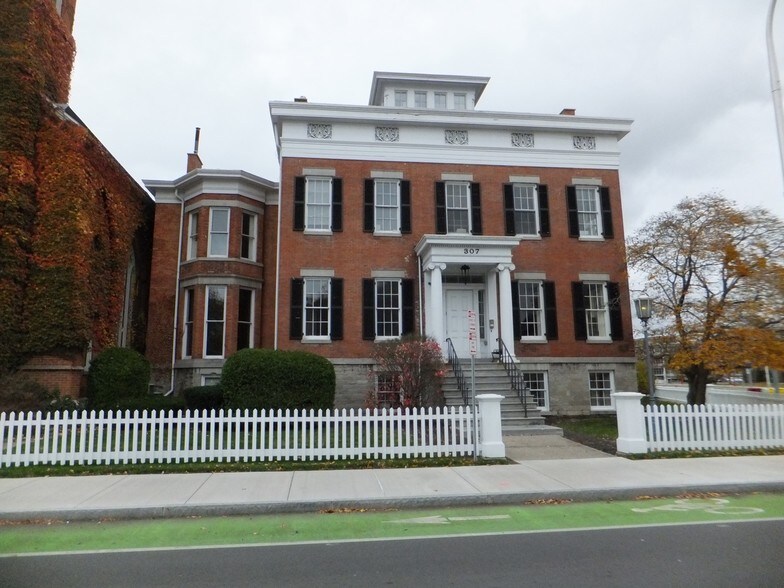 307 S Townsend St, Syracuse, NY for sale - Primary Photo - Image 1 of 1