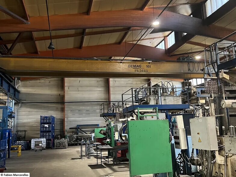 Industrial in Decazeville for lease - Interior Photo - Image 1 of 4