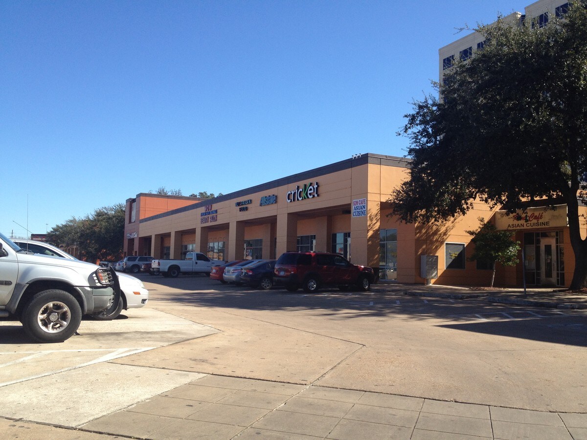 98019819 St, Houston, TX 77036