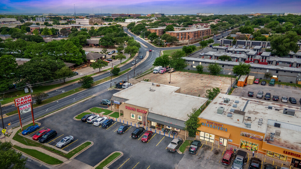 6904 Cameron Rd, Austin, TX for sale - Building Photo - Image 1 of 1